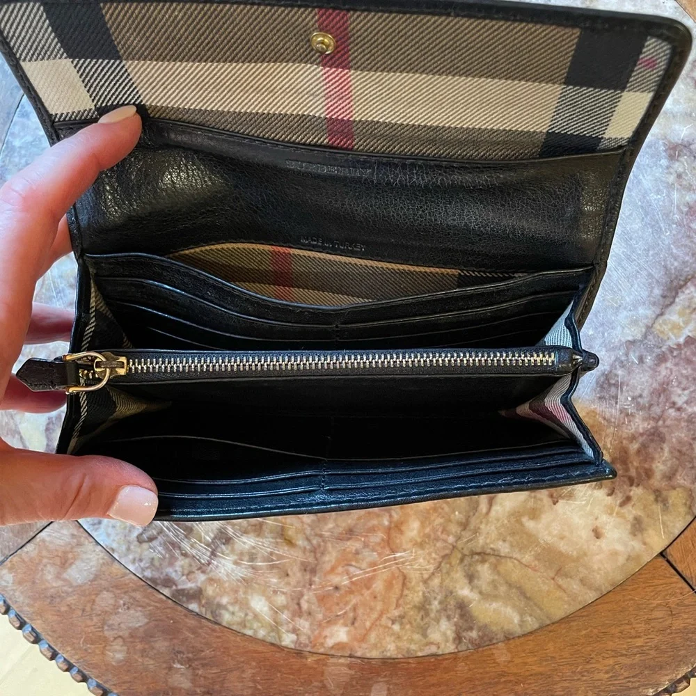Burberry Wallet - Picture 9 of 11